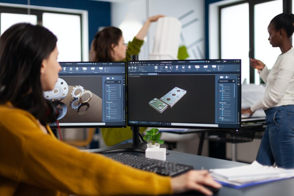 ¿Qué empresas ofrecen soluciones de software a medida para negocios? trabajando en el desarrollo de software de aplicación